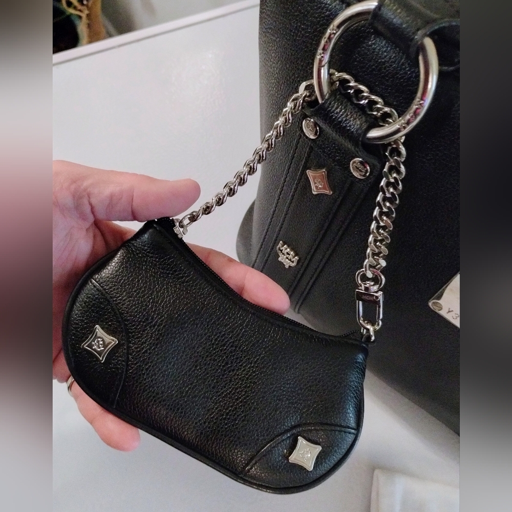 MCM Shoulder Bag With MCM Coin Pouch - Picture 5 of 15
